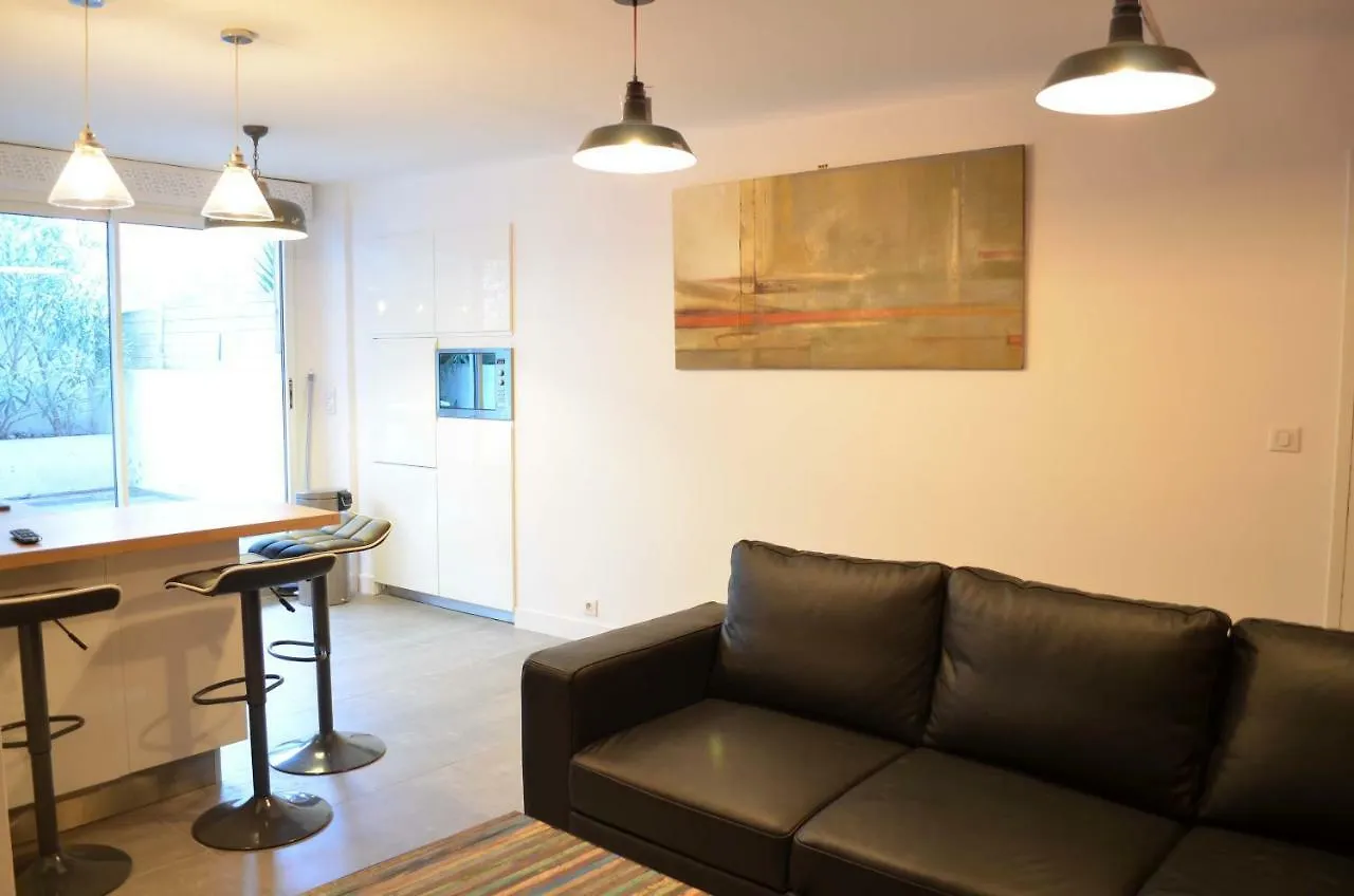 Wood & Bricks, Appartement 1 Chambre Au Calme - Centre Ville - Wifi بياريتز